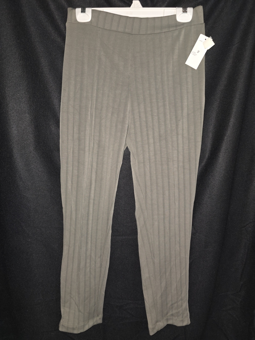 Elie Tahari Ribbed Straight-Leg Pants in Olive